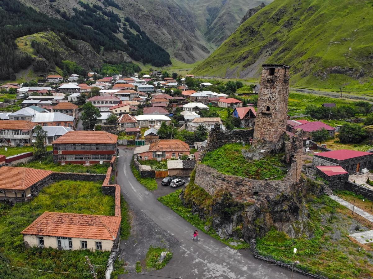 Sno Inn Kazbegi Exterior photo