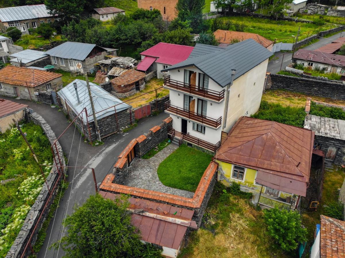 Sno Inn Kazbegi Exterior photo