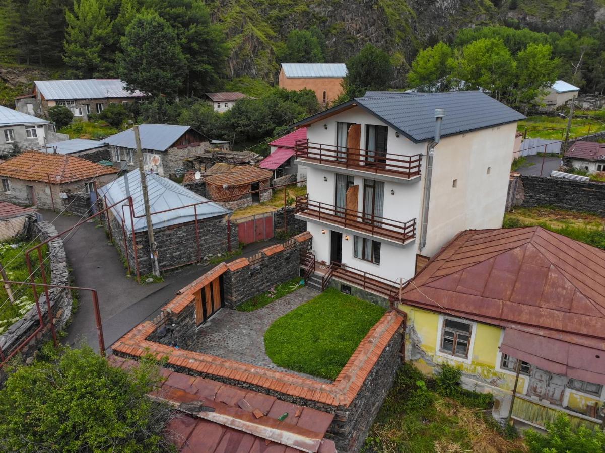 Sno Inn Kazbegi Exterior photo