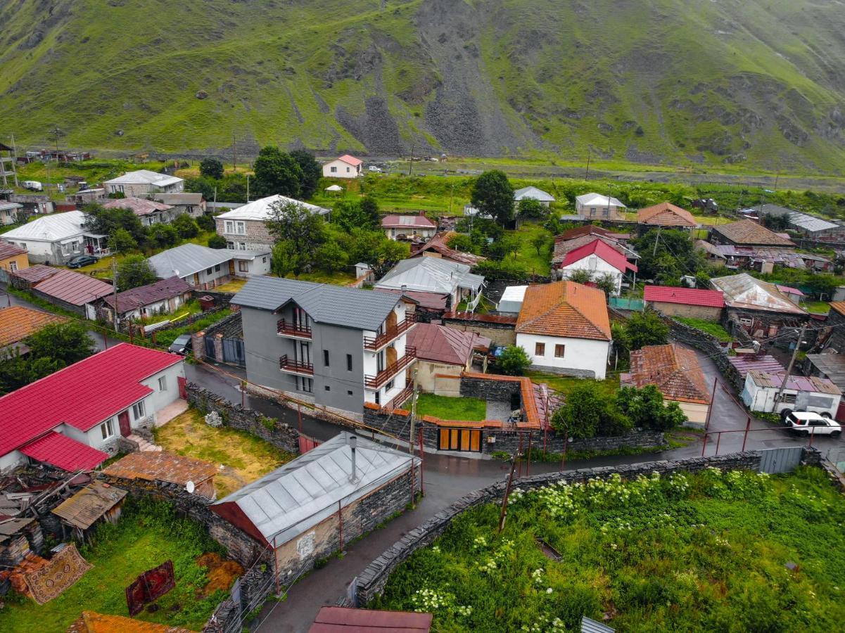 Sno Inn Kazbegi Exterior photo