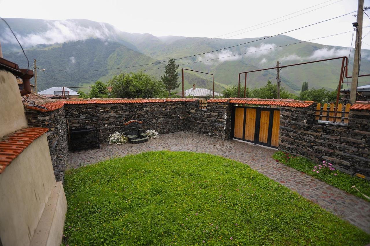 Sno Inn Kazbegi Exterior photo