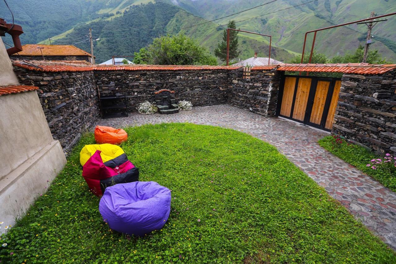 Sno Inn Kazbegi Exterior photo