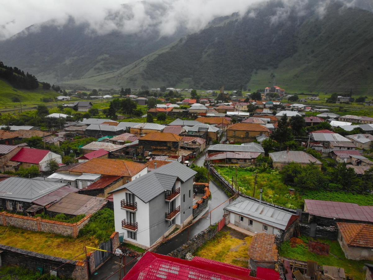 Sno Inn Kazbegi Exterior photo